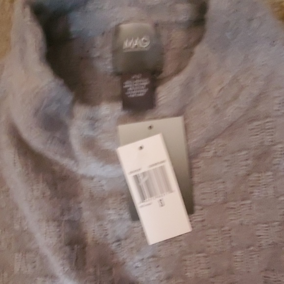 Sweater - Picture 2 of 2